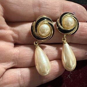 VTG Richelieu Pearl Drop Earrings